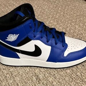 Nike Air Jordan 1 Mid Royal Blue Black White Size 6.5 Youth; 8 Women’s